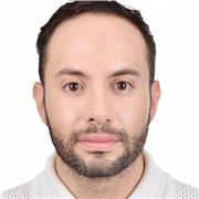 Nadador profesional actualmente retirado pero práctica diaria